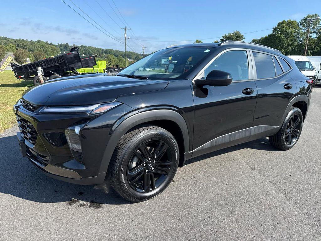 used 2025 Chevrolet Trax car, priced at $23,797