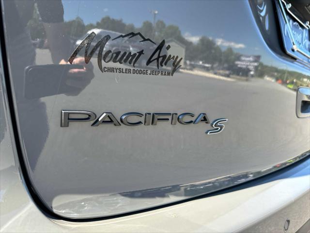 new 2024 Chrysler Pacifica car, priced at $48,212