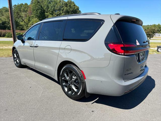 new 2024 Chrysler Pacifica car, priced at $48,212