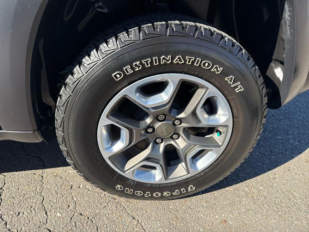 used 2020 Jeep Cherokee car, priced at $22,997