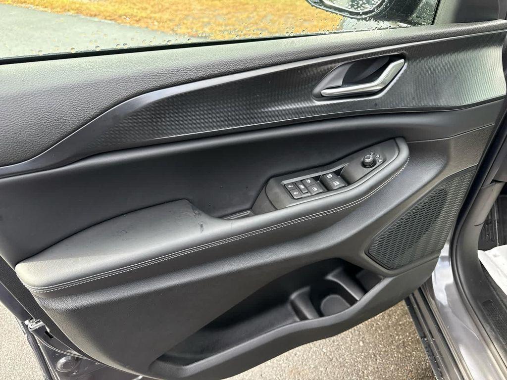 new 2025 Jeep Grand Cherokee car, priced at $45,897