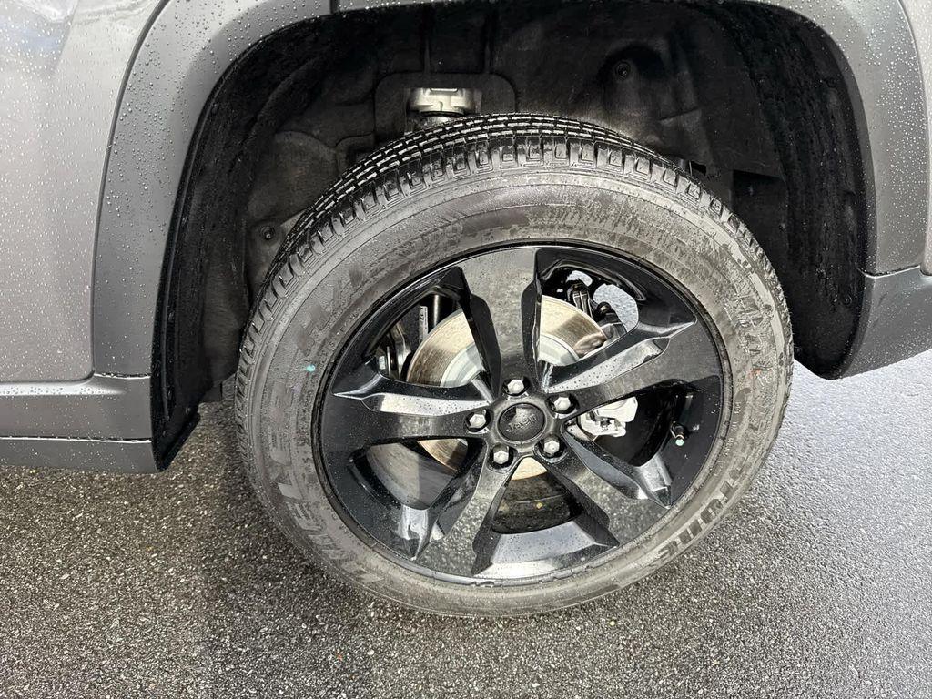 new 2025 Jeep Grand Cherokee car, priced at $45,897