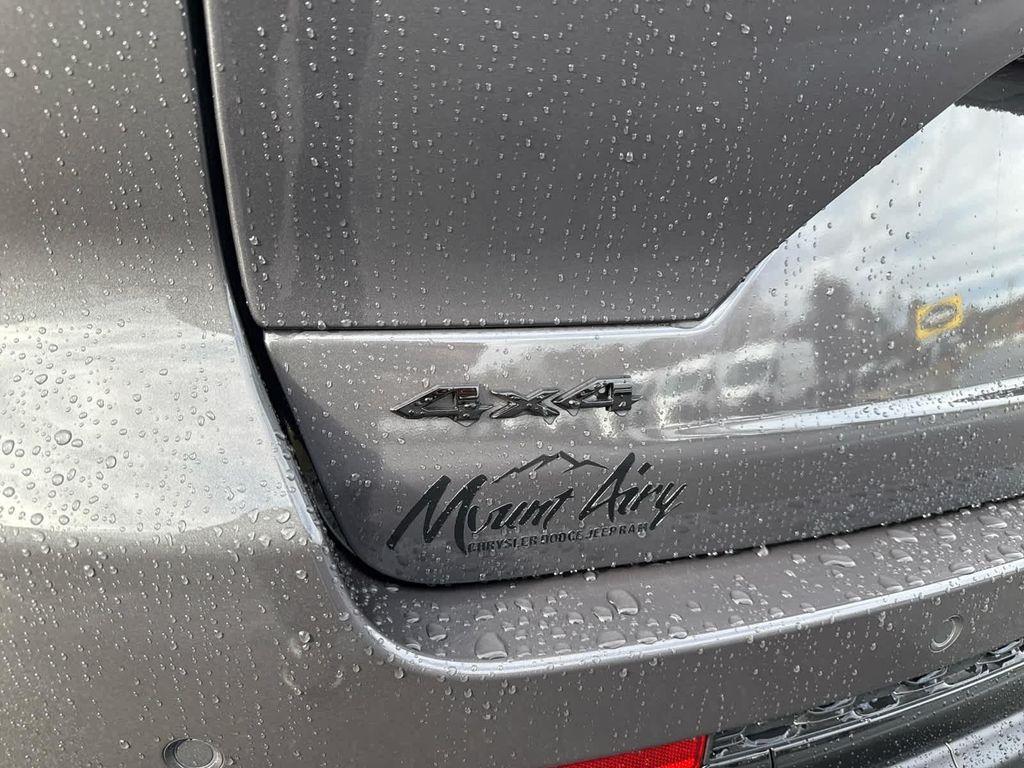 new 2025 Jeep Grand Cherokee car, priced at $45,897