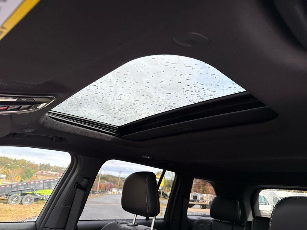 new 2025 Jeep Grand Cherokee car, priced at $45,897