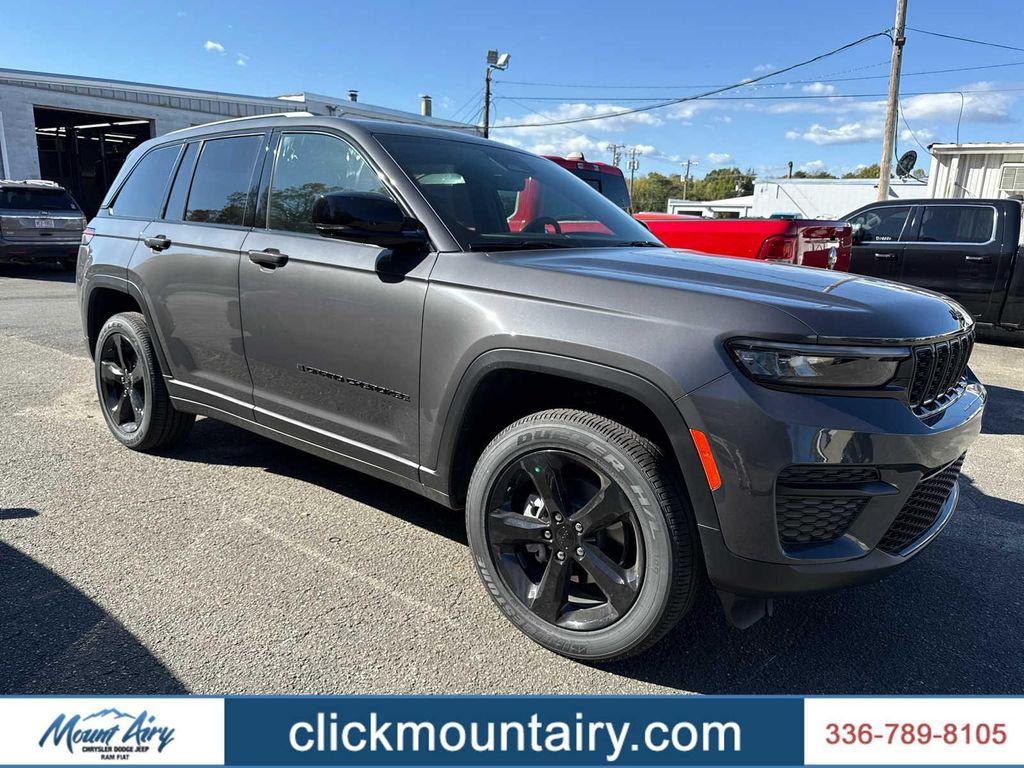 new 2025 Jeep Grand Cherokee car, priced at $45,897