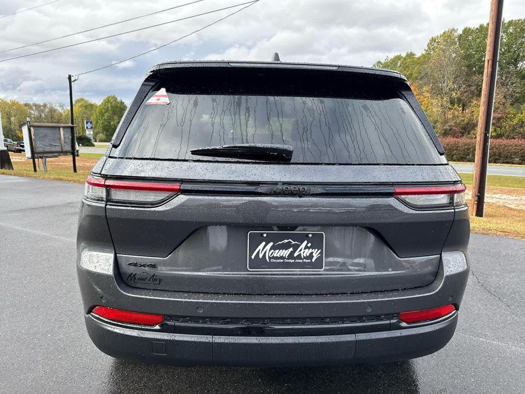 new 2025 Jeep Grand Cherokee car, priced at $45,897