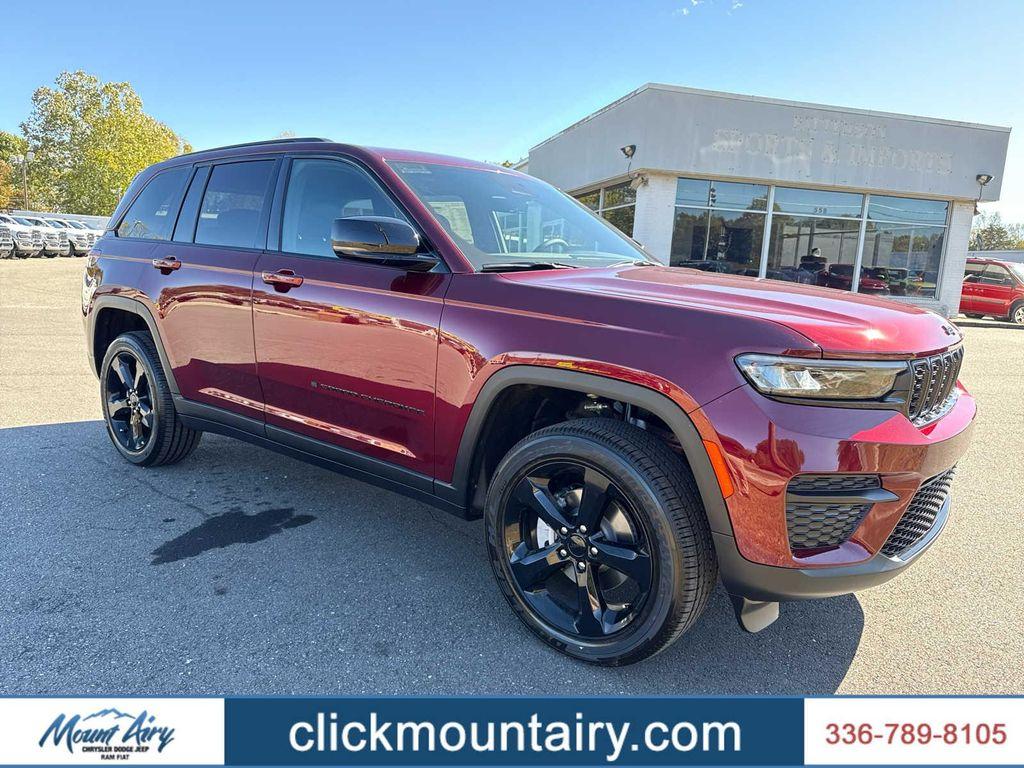 new 2025 Jeep Grand Cherokee car, priced at $45,897