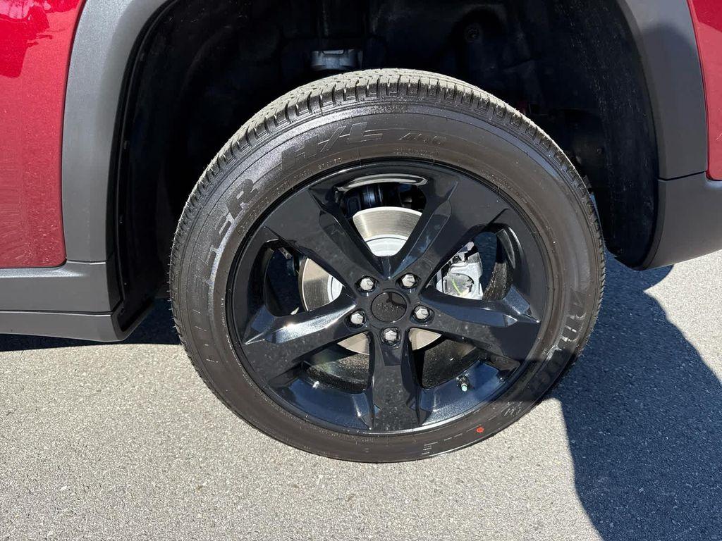 new 2025 Jeep Grand Cherokee car, priced at $45,897