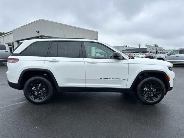 new 2025 Jeep Grand Cherokee car, priced at $42,278