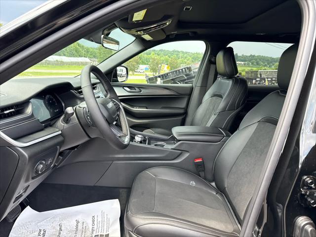 new 2025 Jeep Grand Cherokee L car, priced at $49,592