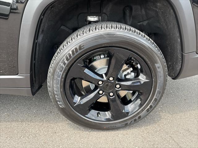 new 2025 Jeep Grand Cherokee L car, priced at $49,592