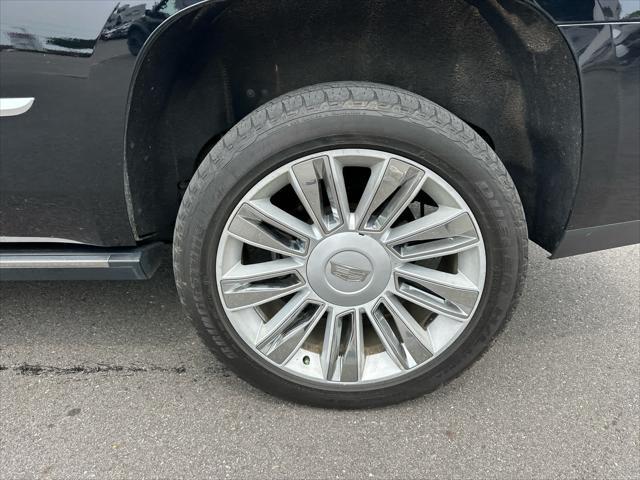 used 2015 Cadillac Escalade car, priced at $27,999