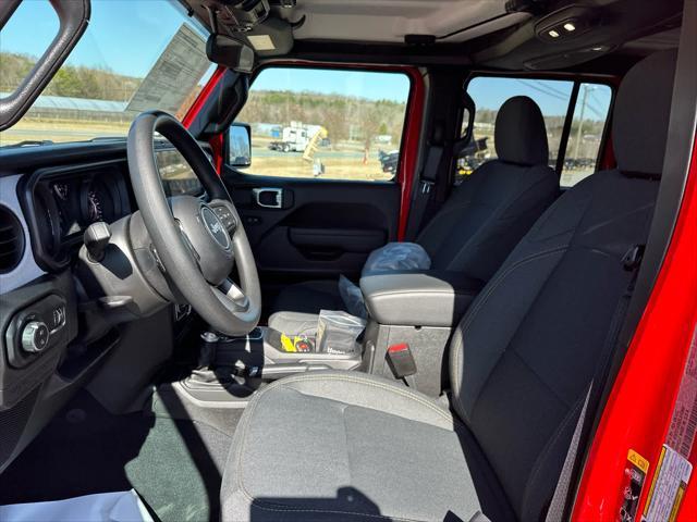 new 2025 Jeep Gladiator car, priced at $45,360