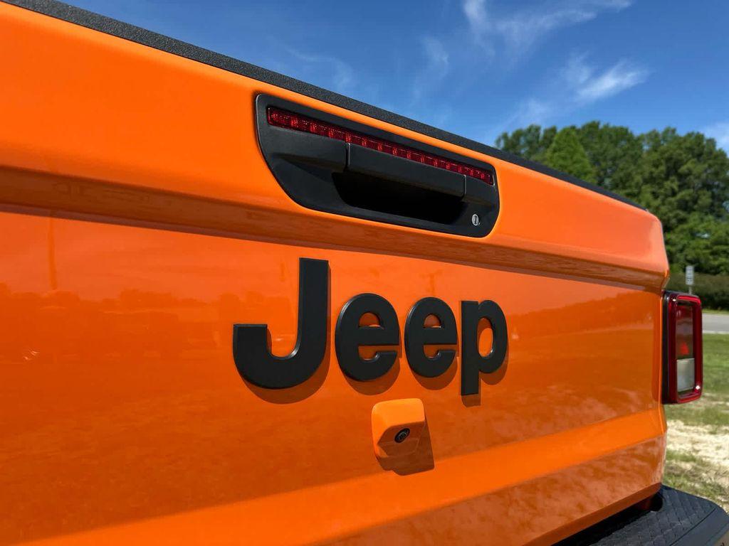 new 2025 Jeep Gladiator car, priced at $46,997