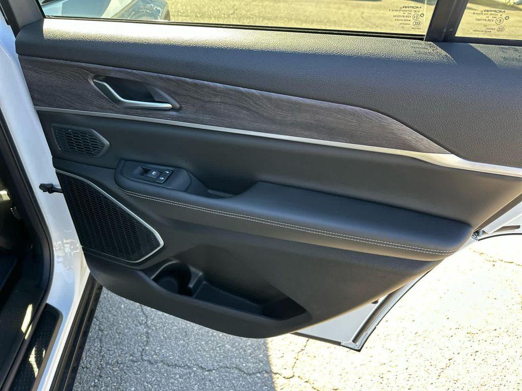 new 2025 Jeep Grand Cherokee L car, priced at $48,965