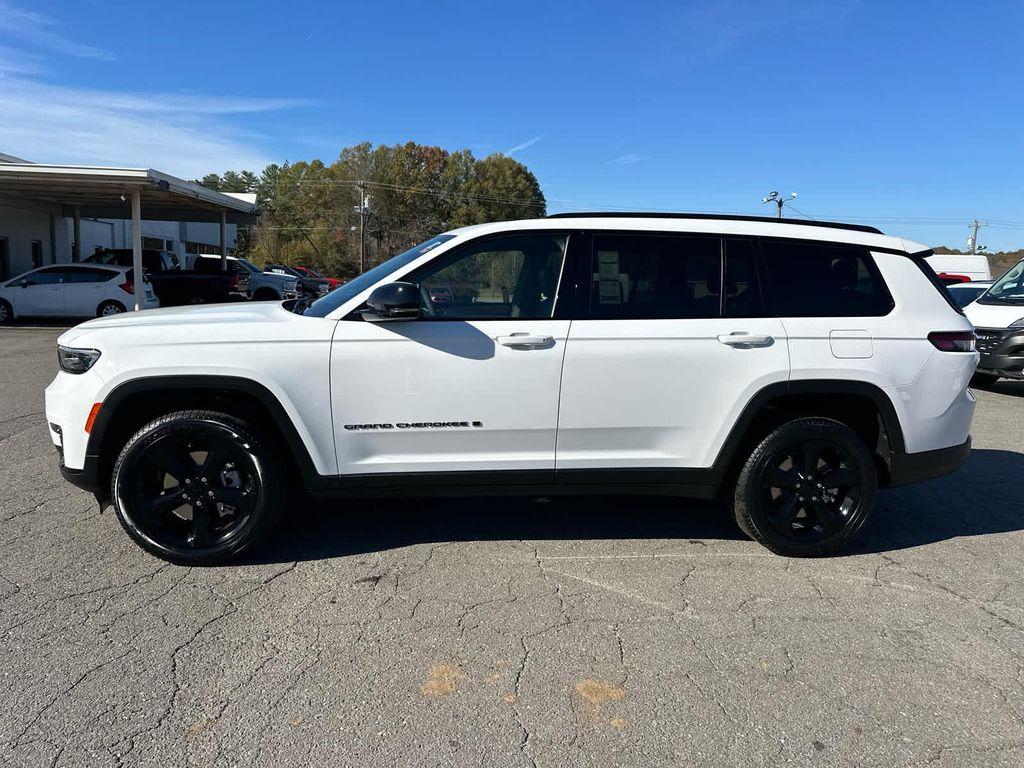 new 2025 Jeep Grand Cherokee L car, priced at $48,965