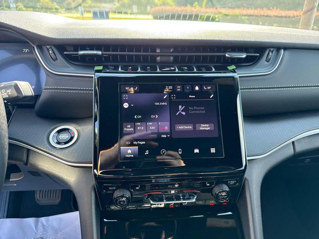 new 2025 Jeep Grand Cherokee car, priced at $42,987