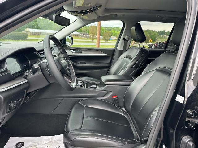 used 2024 Jeep Grand Cherokee car, priced at $38,897