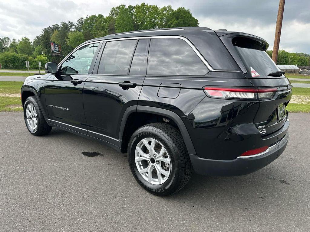 used 2024 Jeep Grand Cherokee car, priced at $34,197