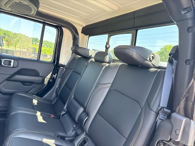 new 2025 Jeep Gladiator car, priced at $51,338