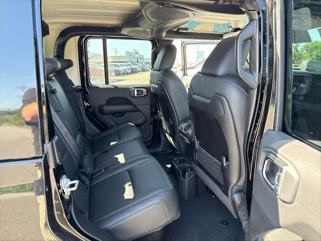 new 2025 Jeep Gladiator car, priced at $51,338