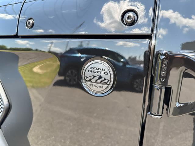 new 2025 Jeep Gladiator car, priced at $41,986