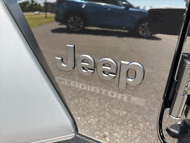 new 2025 Jeep Gladiator car, priced at $41,986