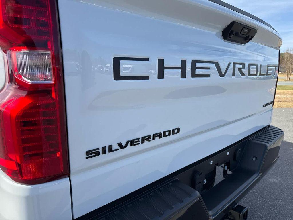 used 2024 Chevrolet Silverado 1500 car, priced at $40,897