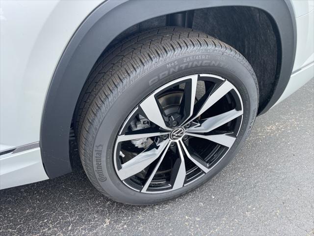 new 2025 Volkswagen Atlas car, priced at $52,348