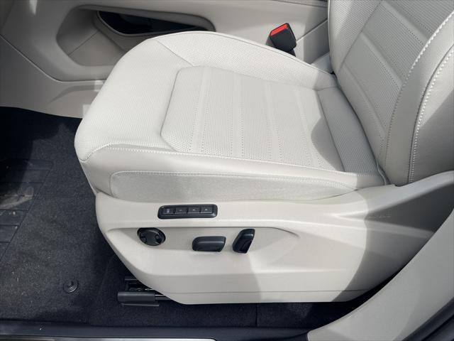 new 2025 Volkswagen Atlas car, priced at $47,170