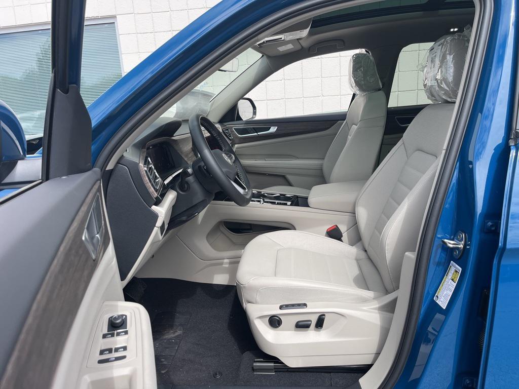 new 2025 Volkswagen Atlas car, priced at $44,458