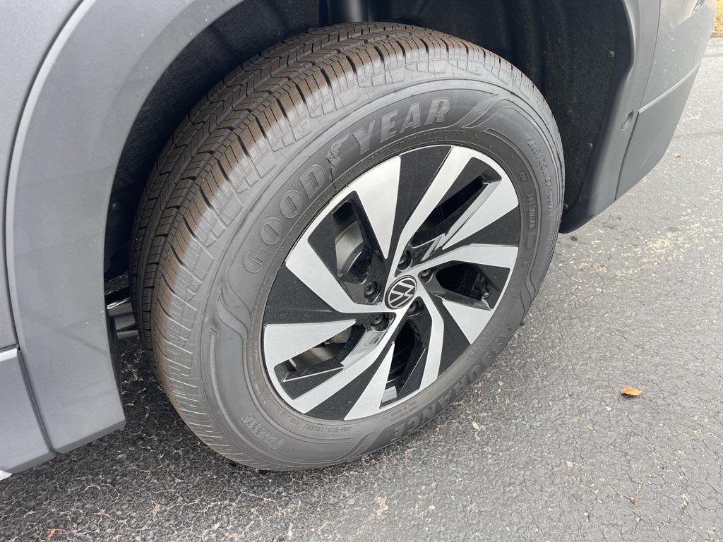 new 2025 Volkswagen Tiguan car, priced at $31,203