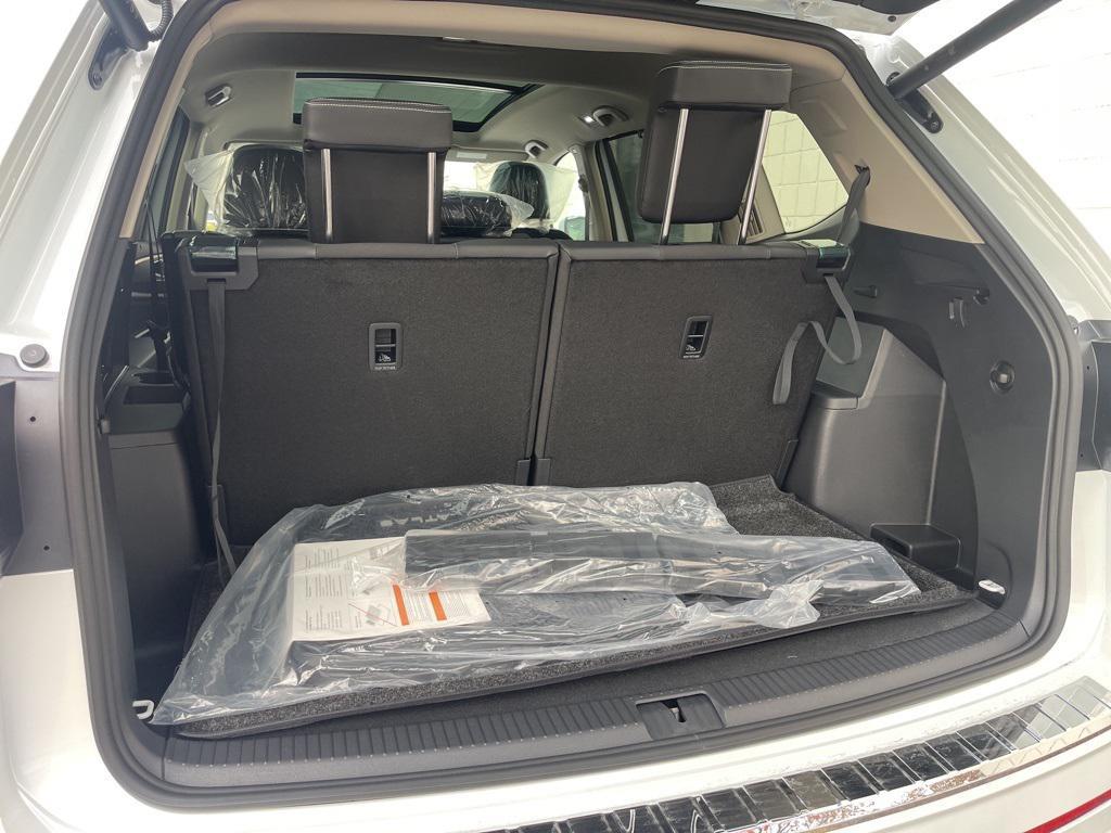 new 2026 Volkswagen Atlas car, priced at $54,118