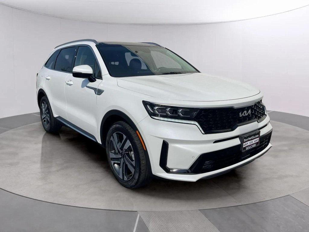 used 2022 Kia Sorento Plug-In Hybrid car, priced at $31,985
