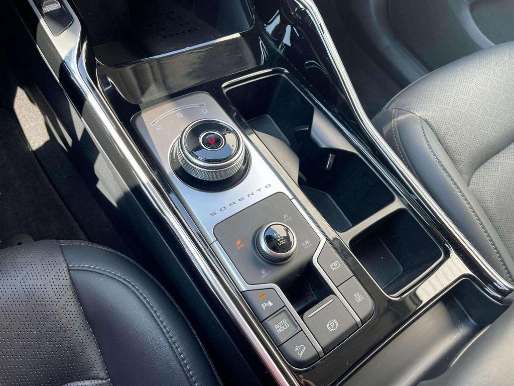 used 2022 Kia Sorento Plug-In Hybrid car, priced at $31,985