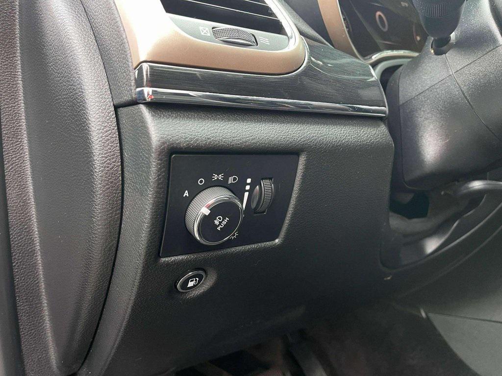 used 2017 Jeep Grand Cherokee car, priced at $16,418