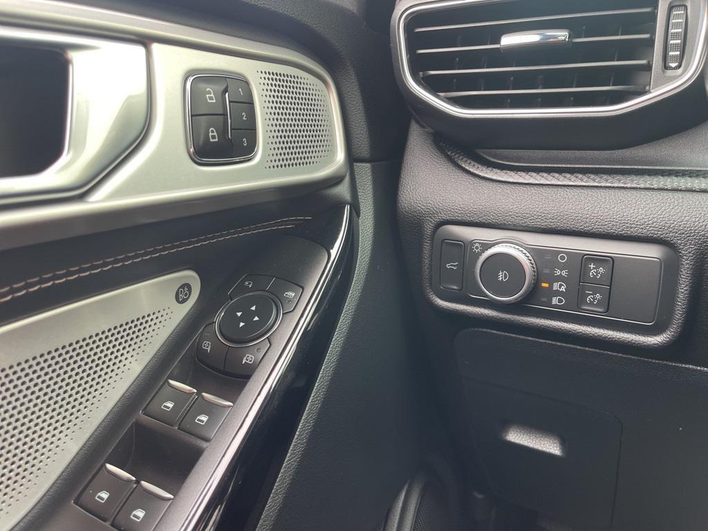 used 2022 Ford Explorer car, priced at $38,335