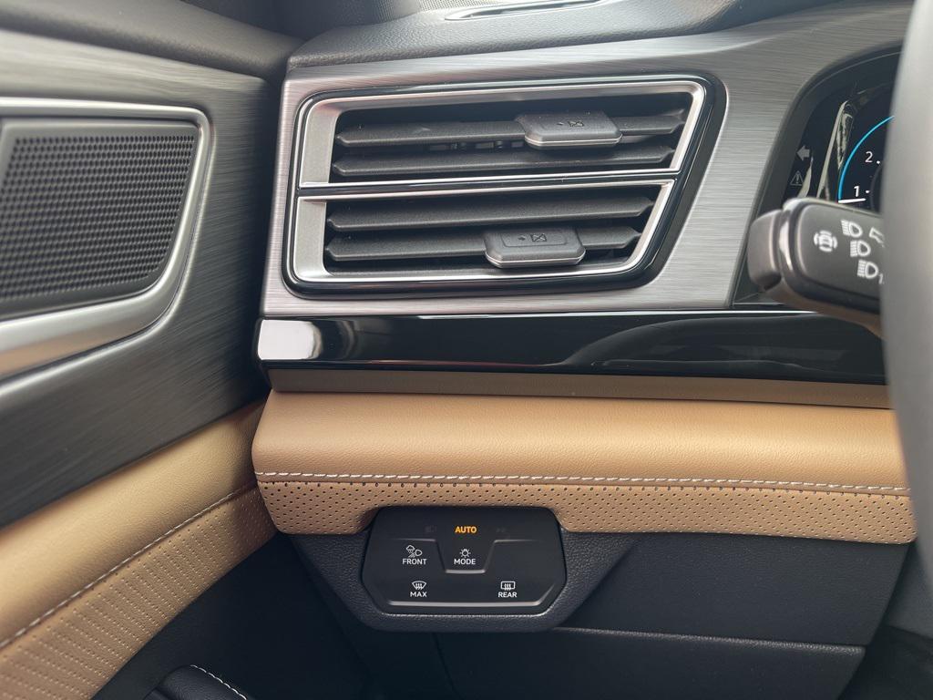 new 2026 Volkswagen Atlas Cross Sport car, priced at $38,768