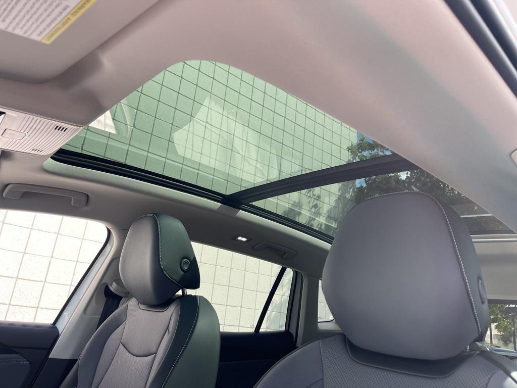 new 2025 Volkswagen Tiguan car, priced at $36,994