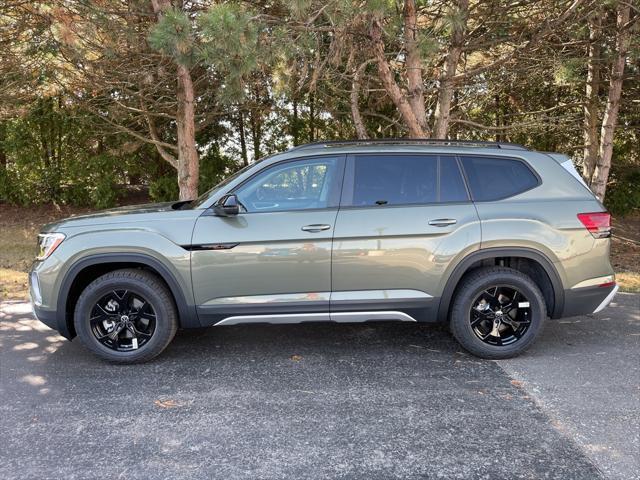 new 2024 Volkswagen Atlas car, priced at $47,271