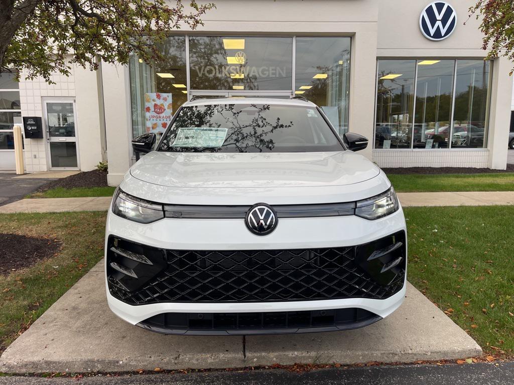 new 2025 Volkswagen Tiguan car, priced at $37,874