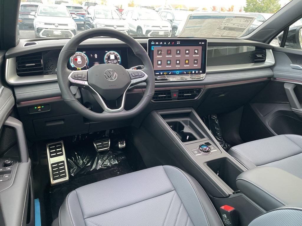 new 2025 Volkswagen Tiguan car, priced at $37,874