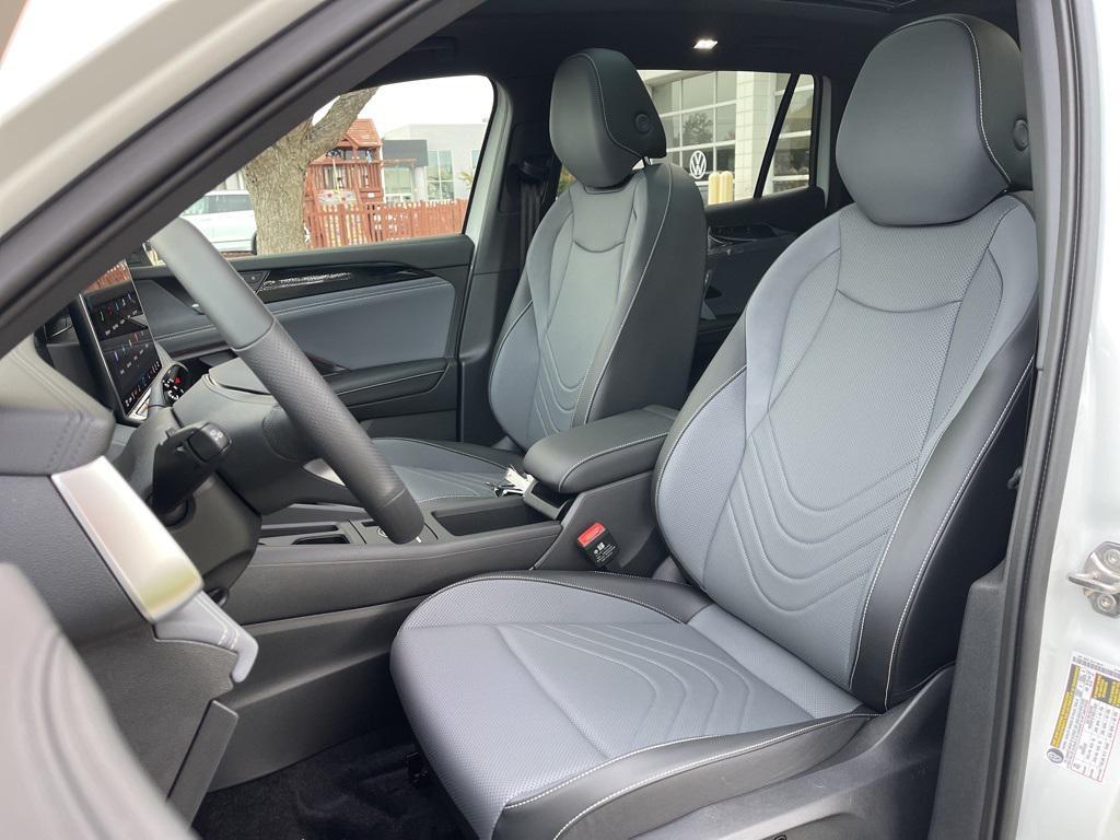 new 2025 Volkswagen Tiguan car, priced at $37,874