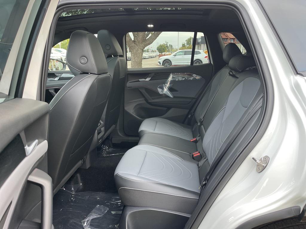 new 2025 Volkswagen Tiguan car, priced at $37,874