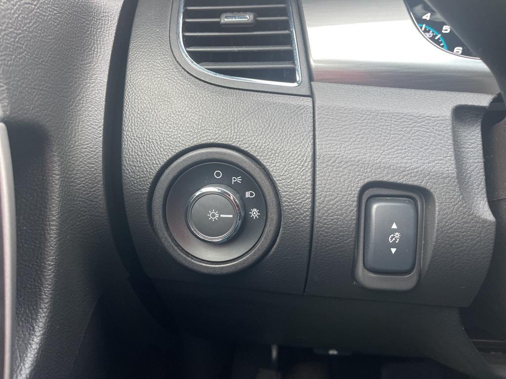 used 2015 Ford Taurus car, priced at $8,954