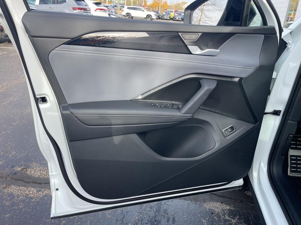 new 2025 Volkswagen Tiguan car, priced at $36,103