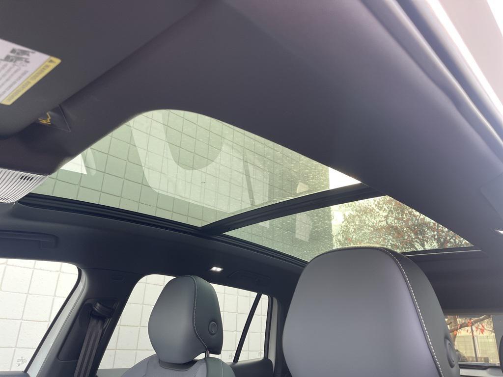 new 2025 Volkswagen Tiguan car, priced at $36,103