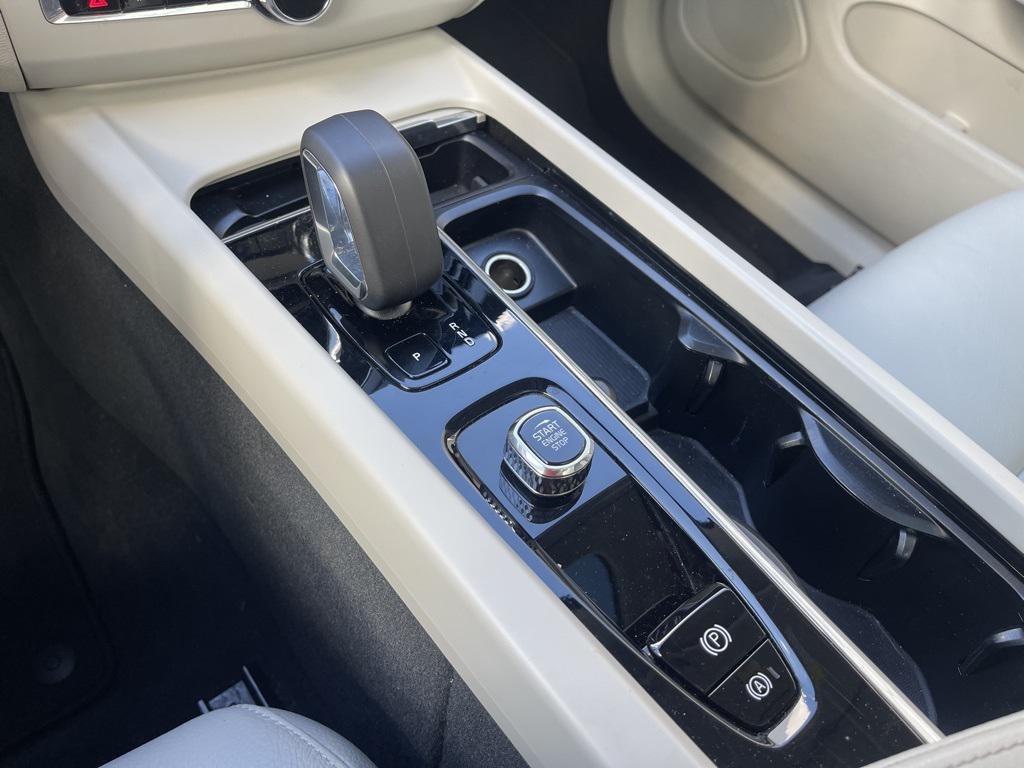 used 2024 Volvo XC60 car, priced at $32,466
