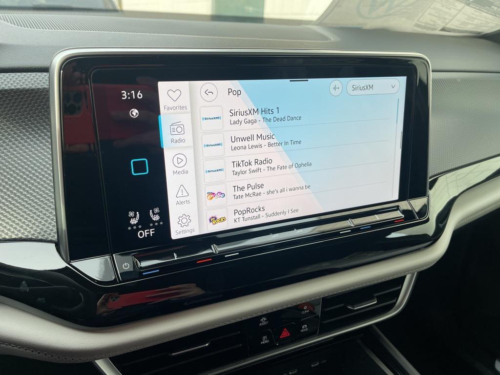 new 2026 Volkswagen Atlas Cross Sport car, priced at $52,197