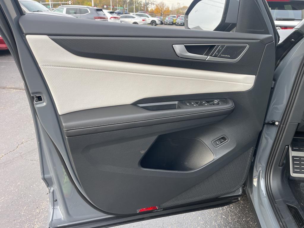 new 2026 Volkswagen Atlas Cross Sport car, priced at $52,197